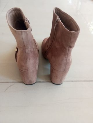 Botines tostados talla 41