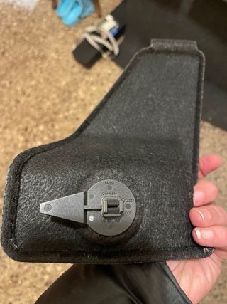 Fondo maletero Golf IV y pieza lateral maletero