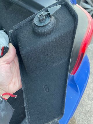 Fondo maletero Golf IV y pieza lateral maletero