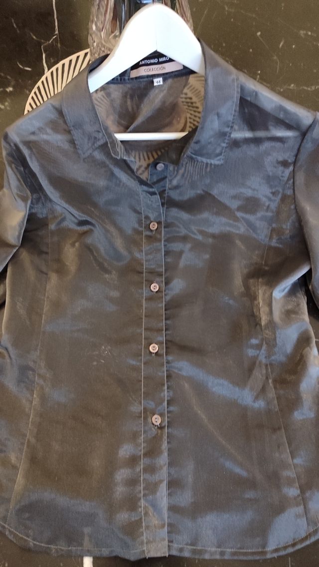 Camisa Antonio Miró.