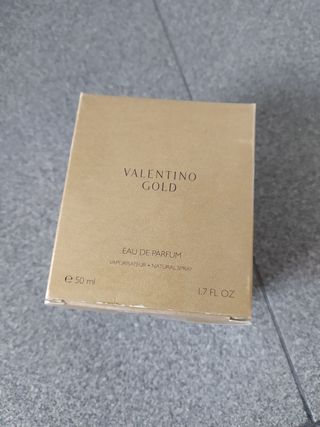 Valentino Gold perfume 