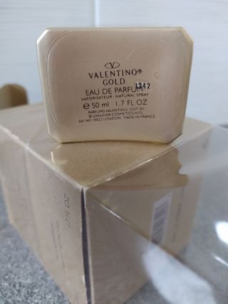 Valentino Gold perfume 