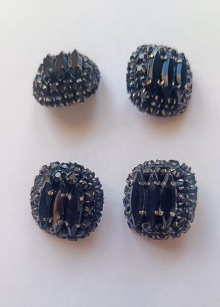Lote 4 botones antigüos de pedreria. Como nuevos