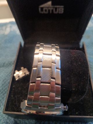 Reloj Lotus