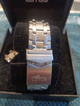 Reloj Lotus