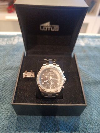 Reloj Lotus