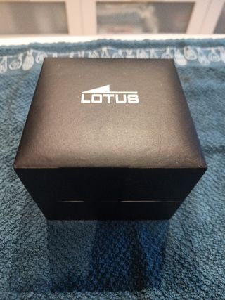 Reloj Lotus