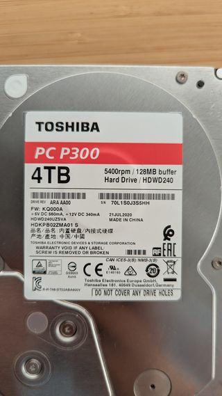 Disco duro Toshiba 3.5" 4 TB con caja Ugreen