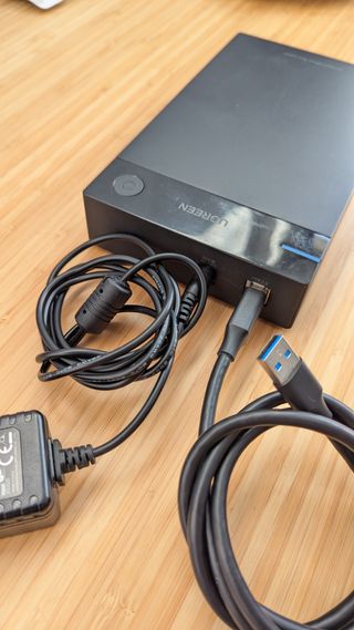 Disco duro Toshiba 3.5" 4 TB con caja Ugreen