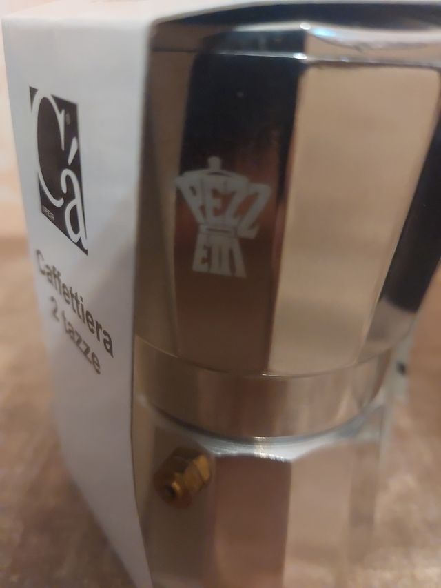 2 caffettiere, 2 tazze, Pezzetti 