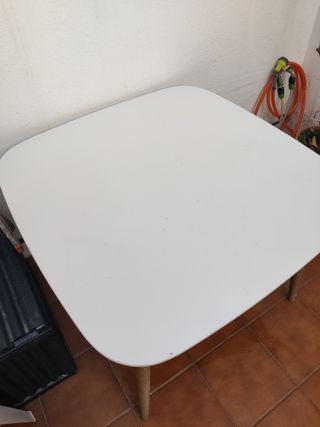 Mesa Exterior Blanca