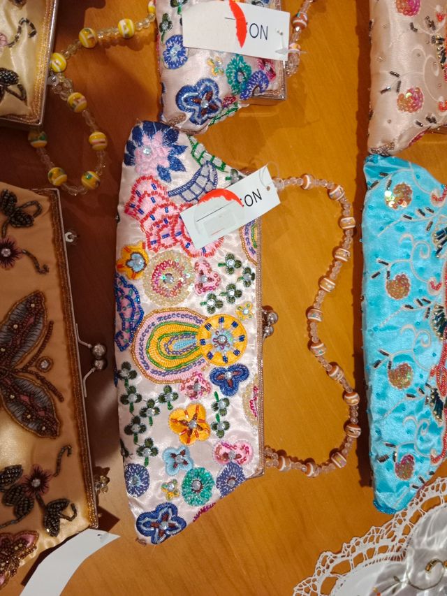 6 Bolsos de mano, el lote entero por 5€