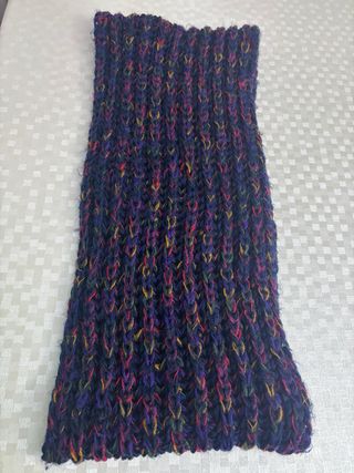 Cuello de lana azul marino