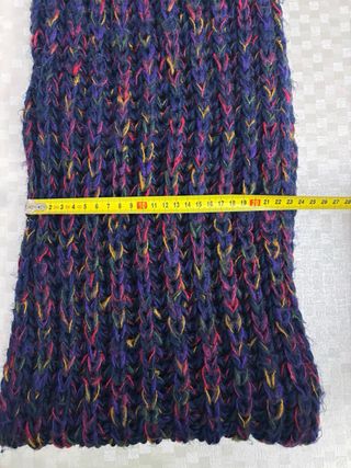 Cuello de lana azul marino