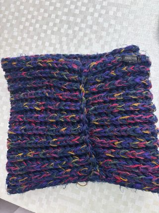 Cuello de lana azul marino