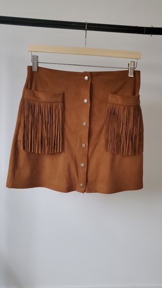 Falda imitación piel marrón con flecos