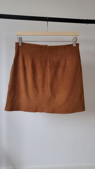 Falda imitación piel marrón con flecos