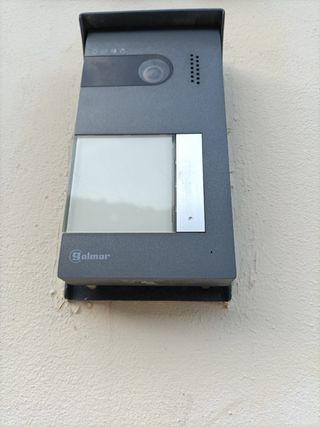 Placa videoportero GOLMAR SOUL1 sin sonido, visera