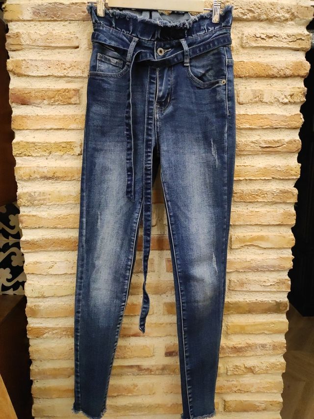 Pantalón pitillo vaquero original