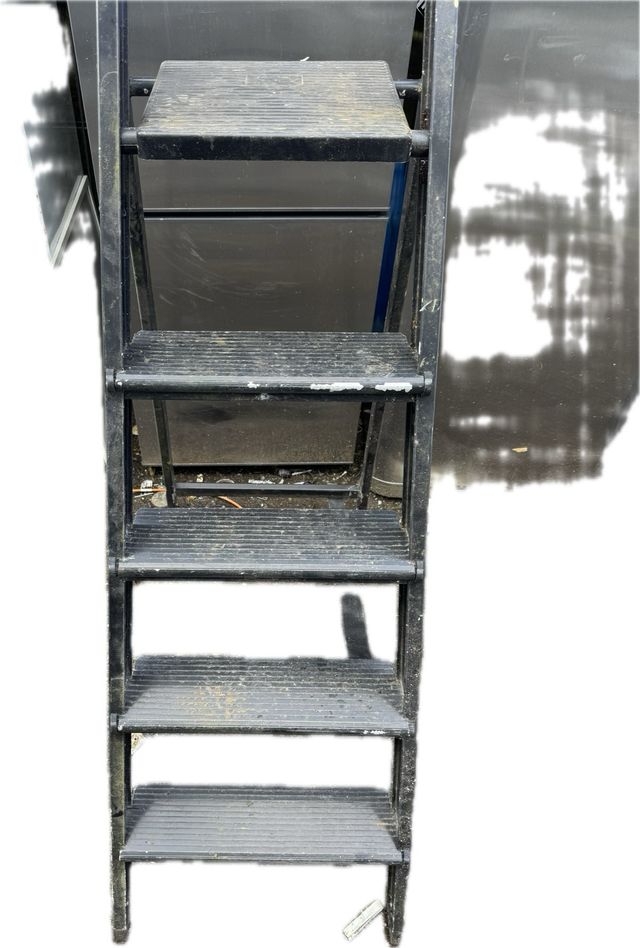 Escalera plegable de aluminio