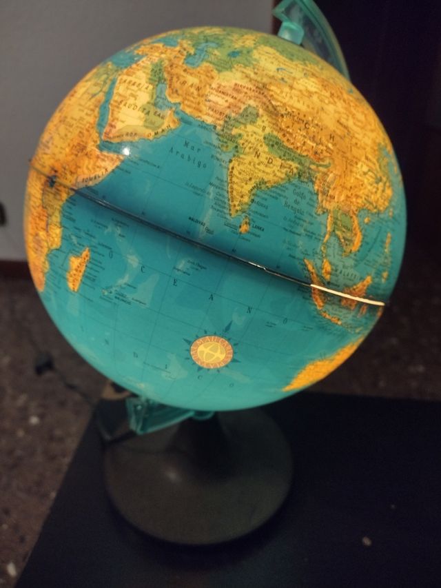 Bola del mundo con luz