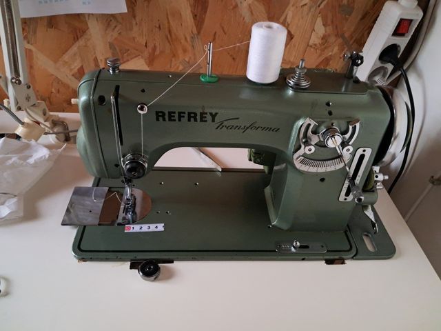 Refrey  transforma 427 maquina de  coser