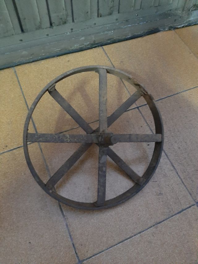 RUOTA IN FERRO ANTICO