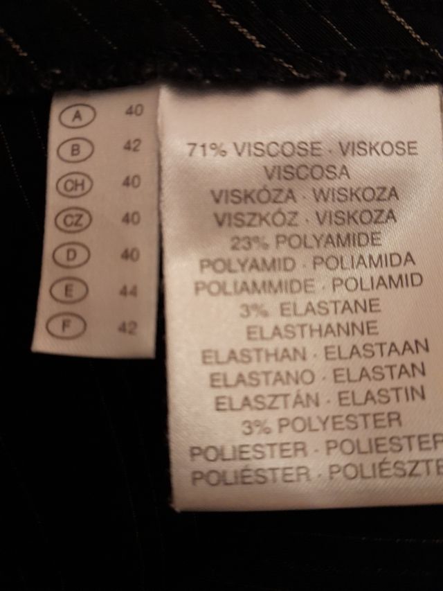 Pantaloni neri con righe