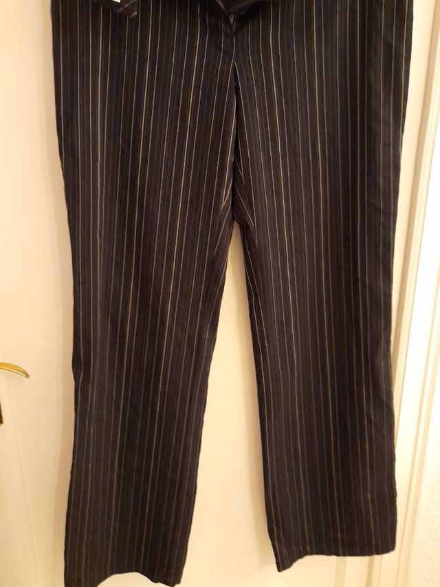 Pantaloni neri con righe