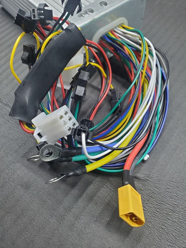 Controlador de motor sin escobillas sinusoidal