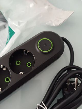 Regleta con protección 5 enchufes +3 USB cable 2m