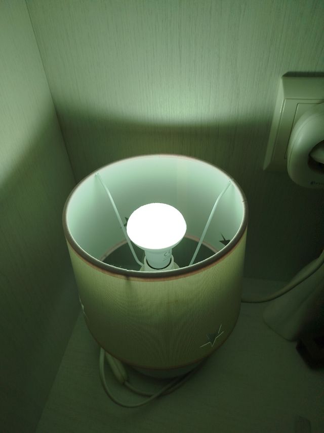 Lampara infantil techo y mesita