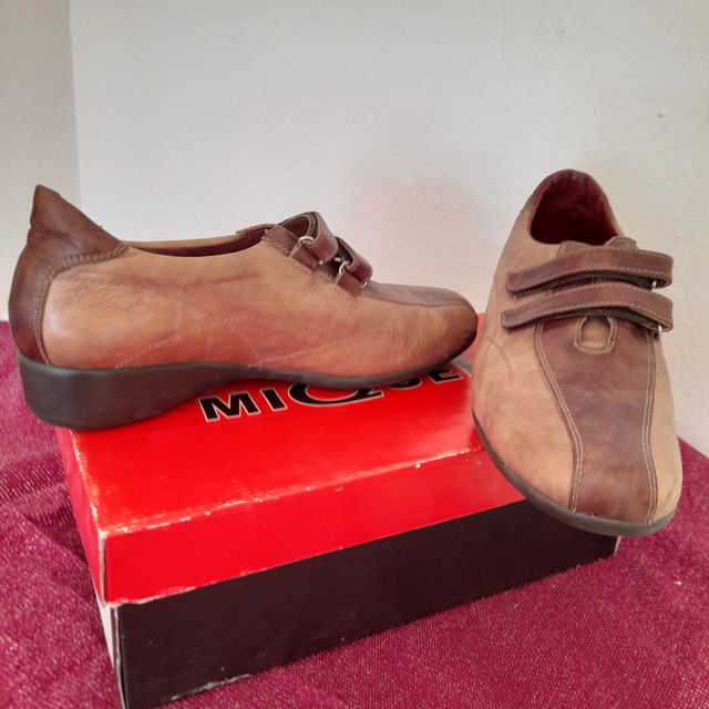 Scarpe in pelle per piedi delicati