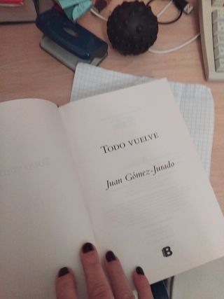 Todo vuelve. universo reina roja