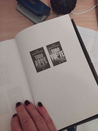 Todo vuelve. universo reina roja