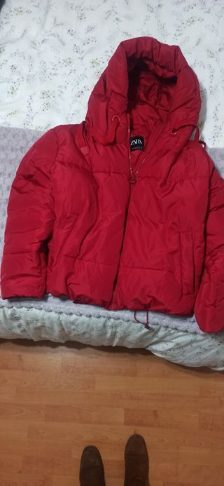 Cazadora roja Zara