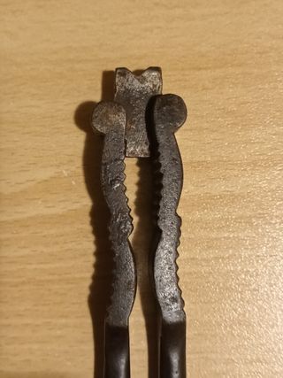 Schiaccianoci antico originale ferro