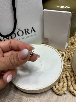 Charm pandora lazo 