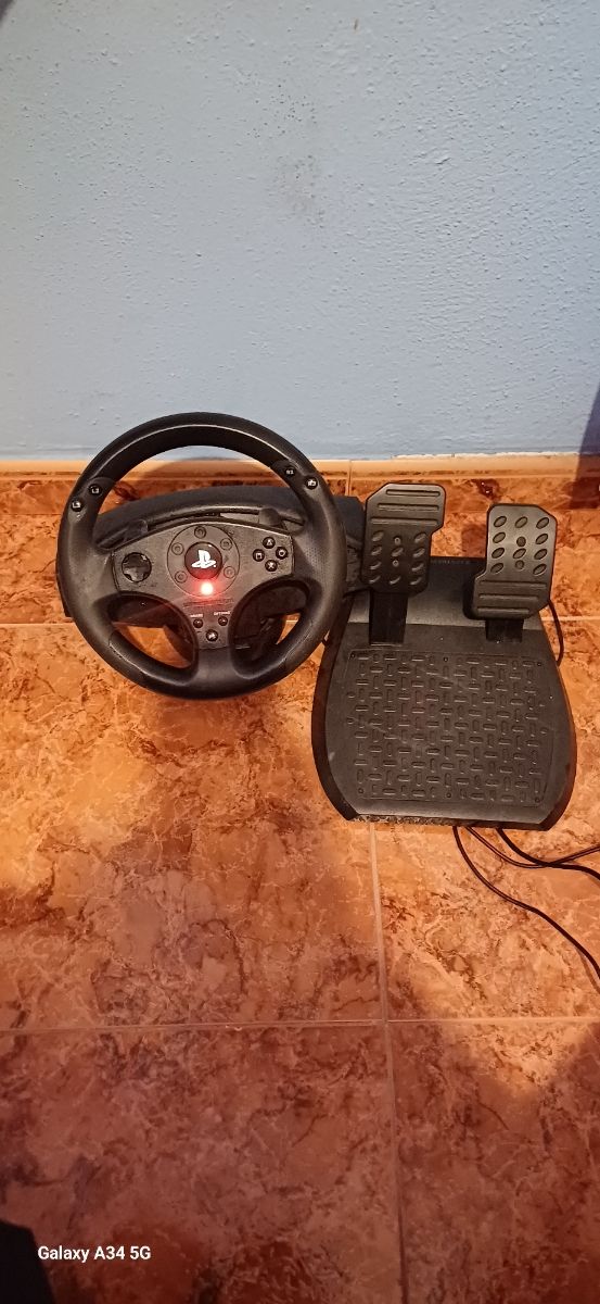 volante thrustmaster