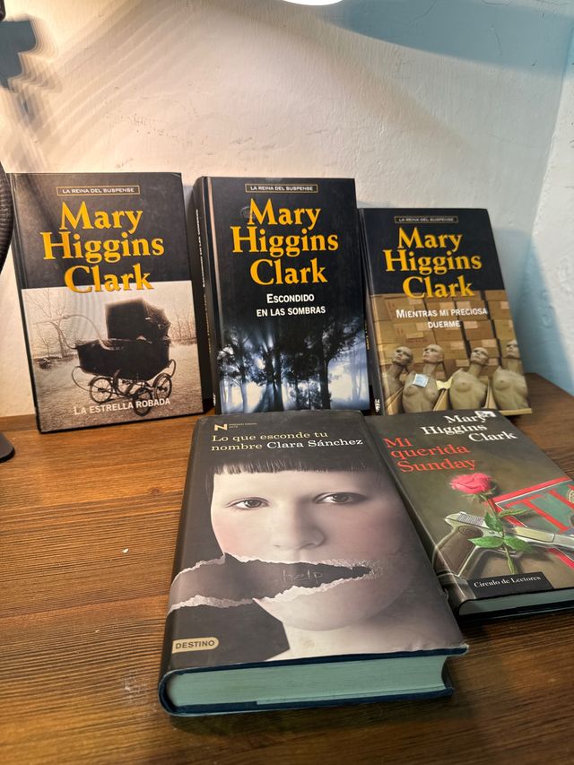 Pacchetto di libri misteriosi