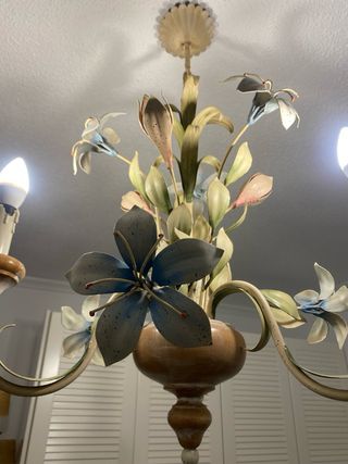 Lámpara de hierro forjado pintado