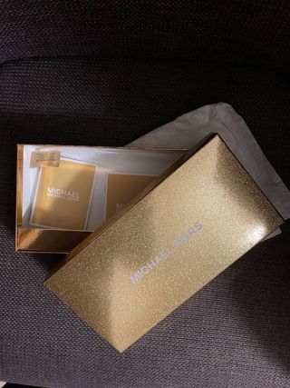 Caja carton para billetera y bolsa de Michael Kors