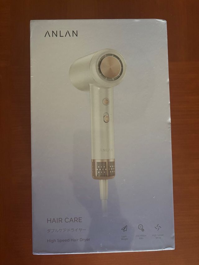 Secador de pelo moderno