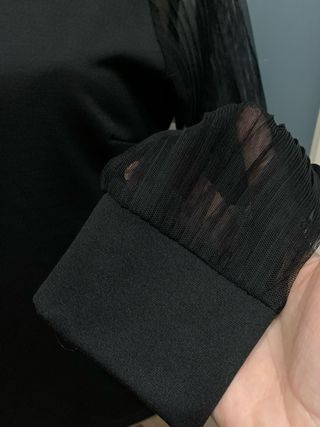 Camiseta negra transparencias