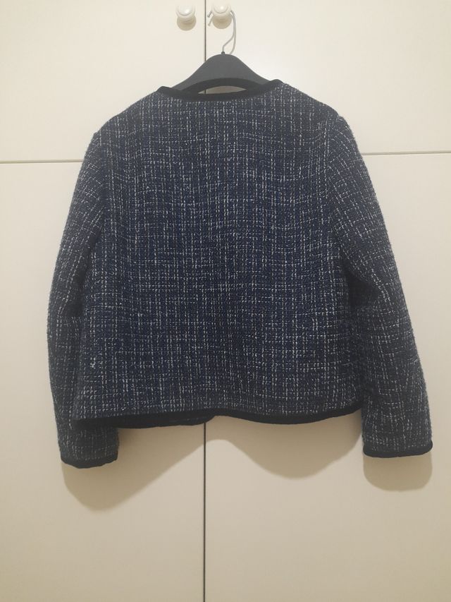 Blazer tweed  azul  con ribete terciopelo negro