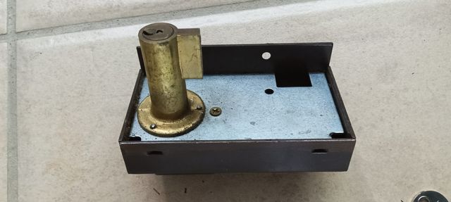 Cerradura Azbe 56-c-60 Dcha.