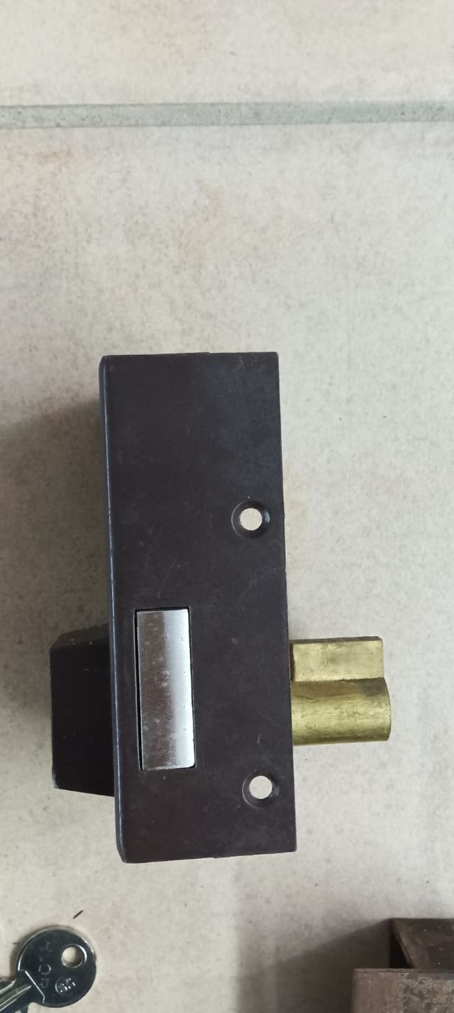 Cerradura Azbe 56-c-60 Dcha.