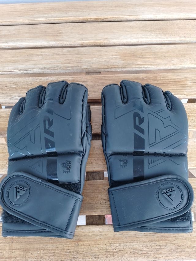 Saco boxeo y guantes