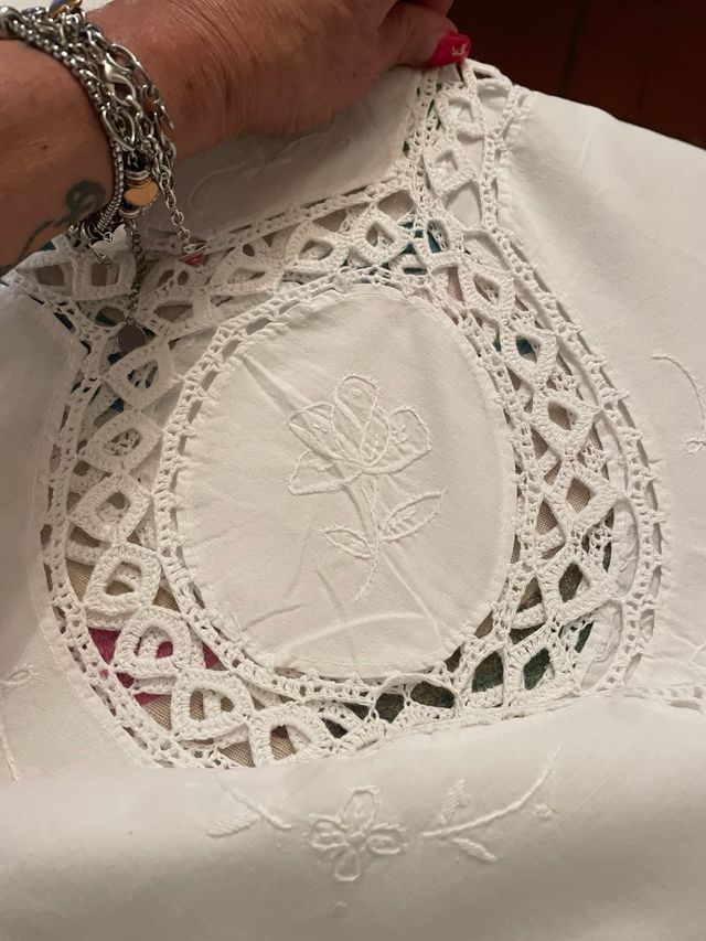 Tovaglia cotone ricamata