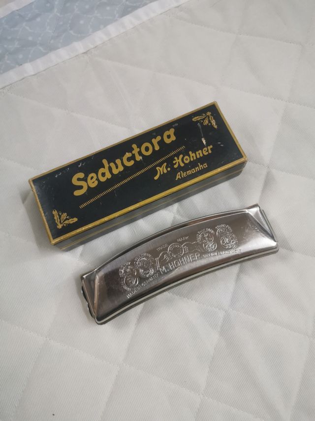 ARMÓNICA CURVADA HOHNER